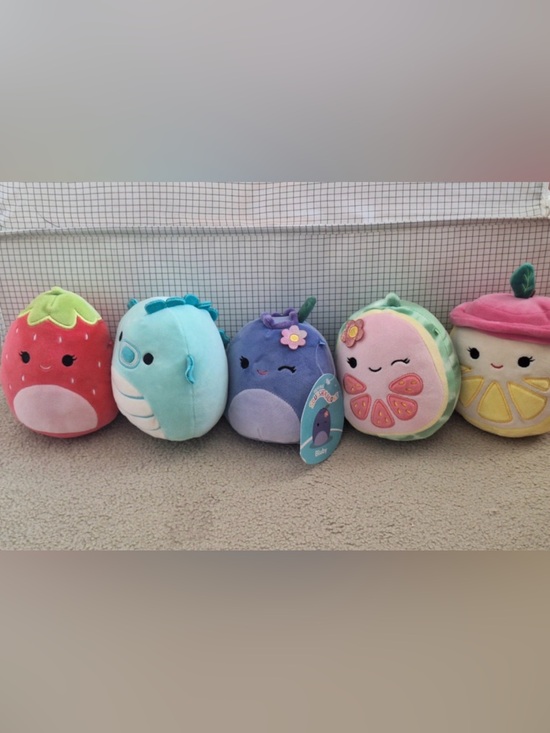 Squishmallows Other - Squishmallows Purple Blue Blueberry Plush with Flower Accent